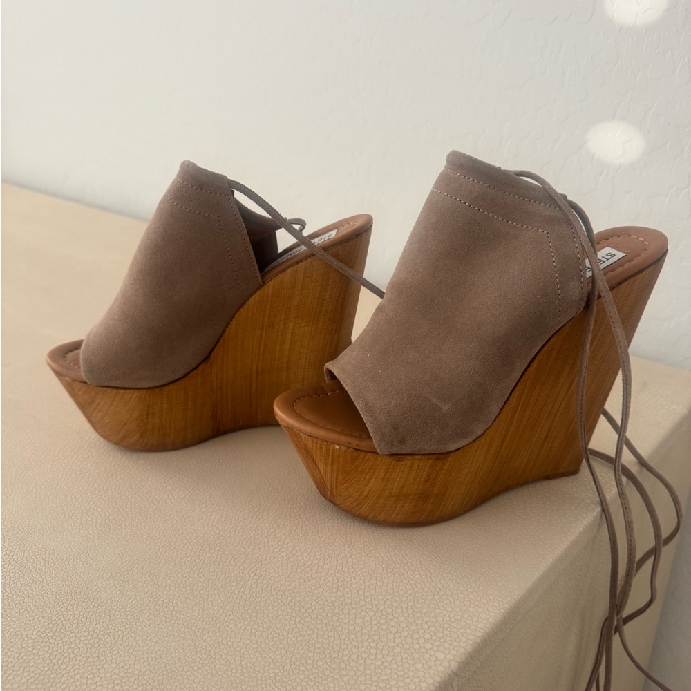 Steve Madden brown wedges